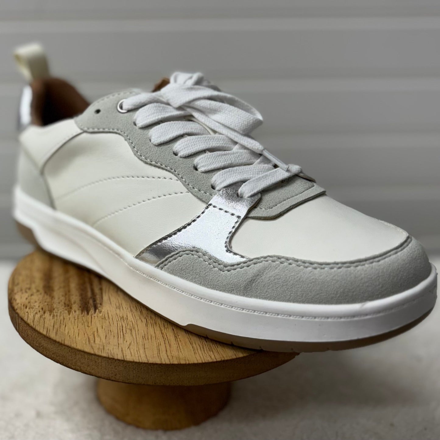 NAYARI Sneaker - White