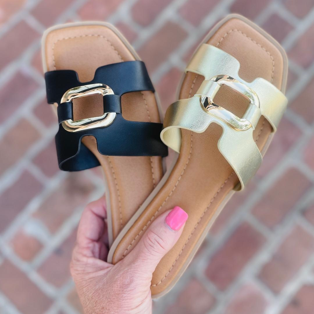 FENG Flat Sandals