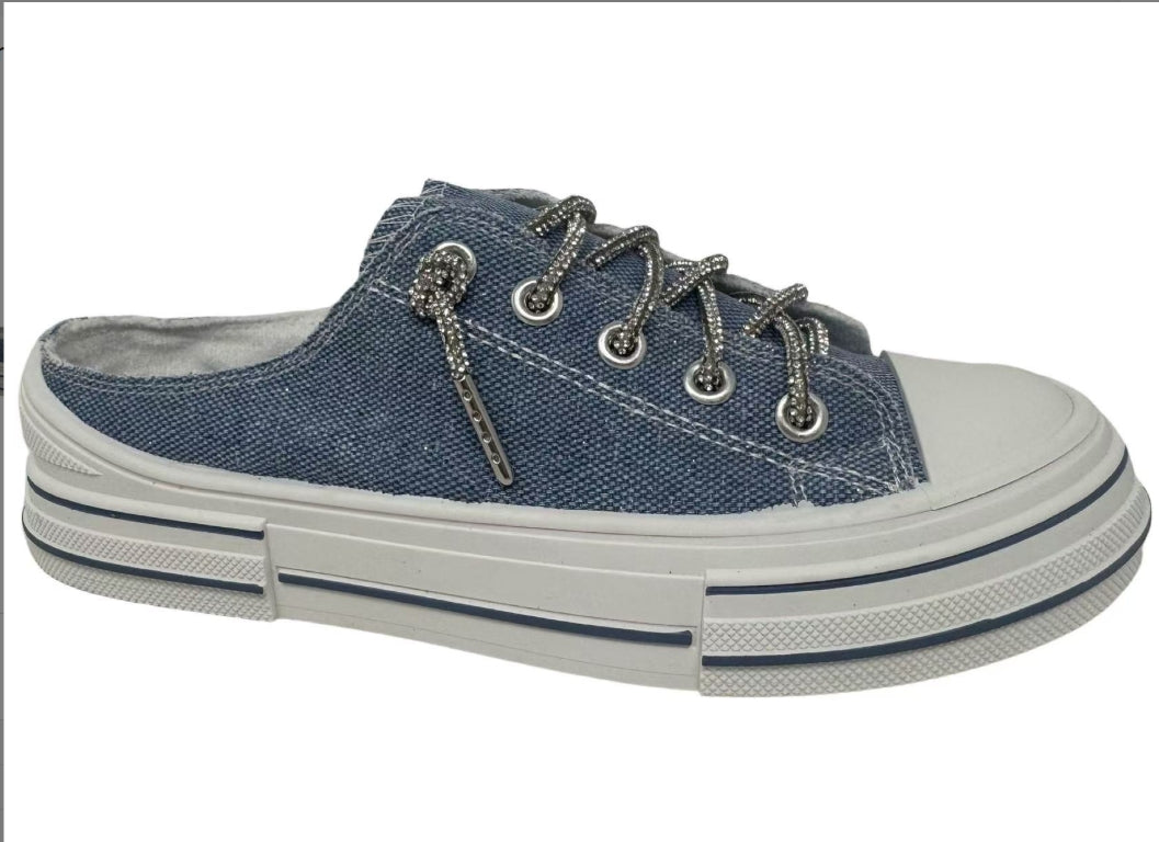 AMAN SLIP ON SNEAKER