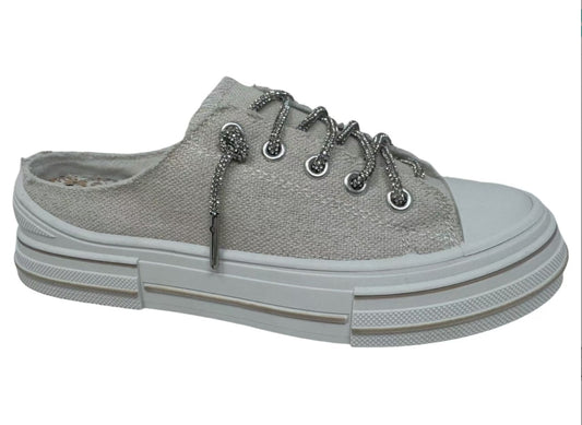 AMAN SLIP ON SNEAKER