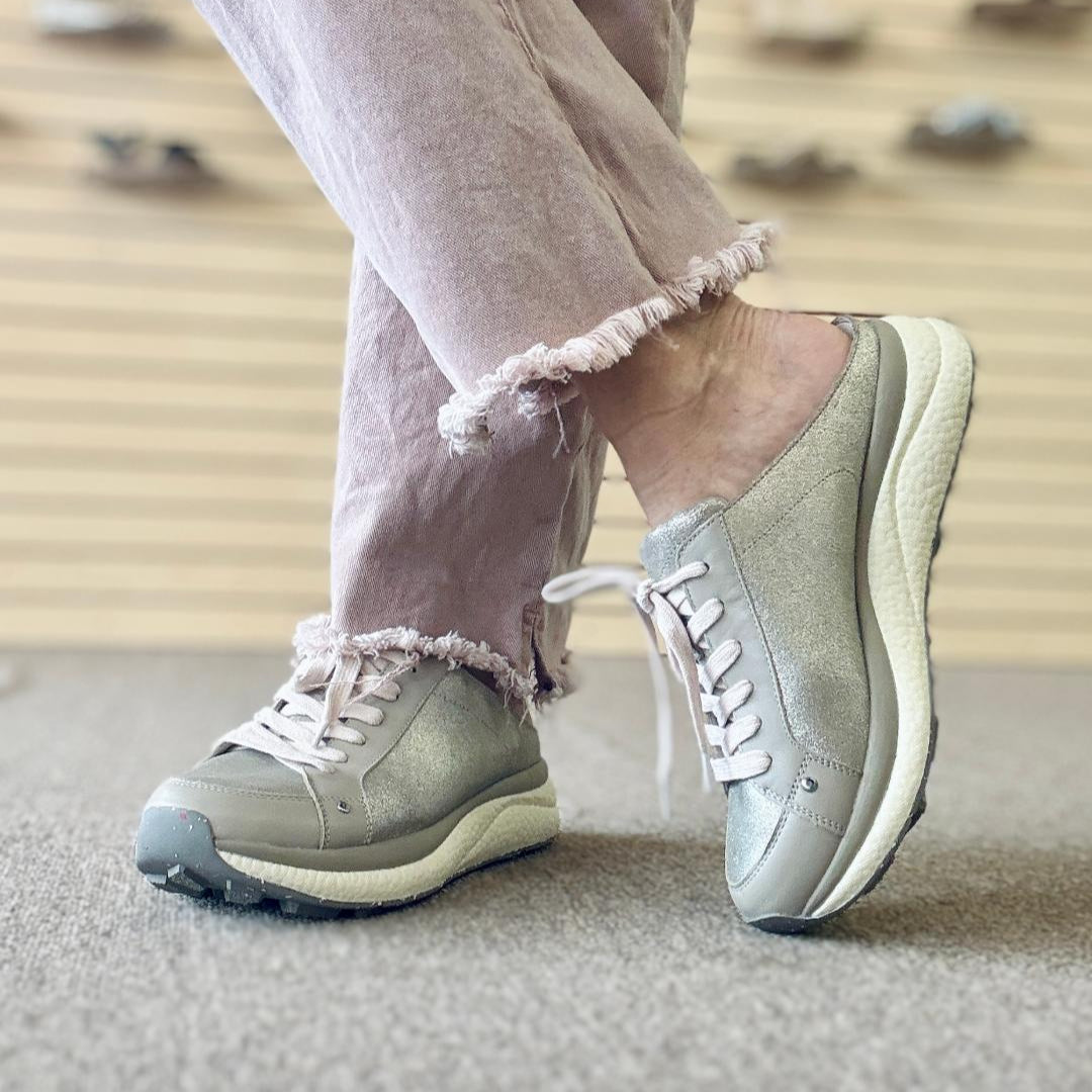 SWIFT STEP SNEAKER – DOWNTOWN SHOES